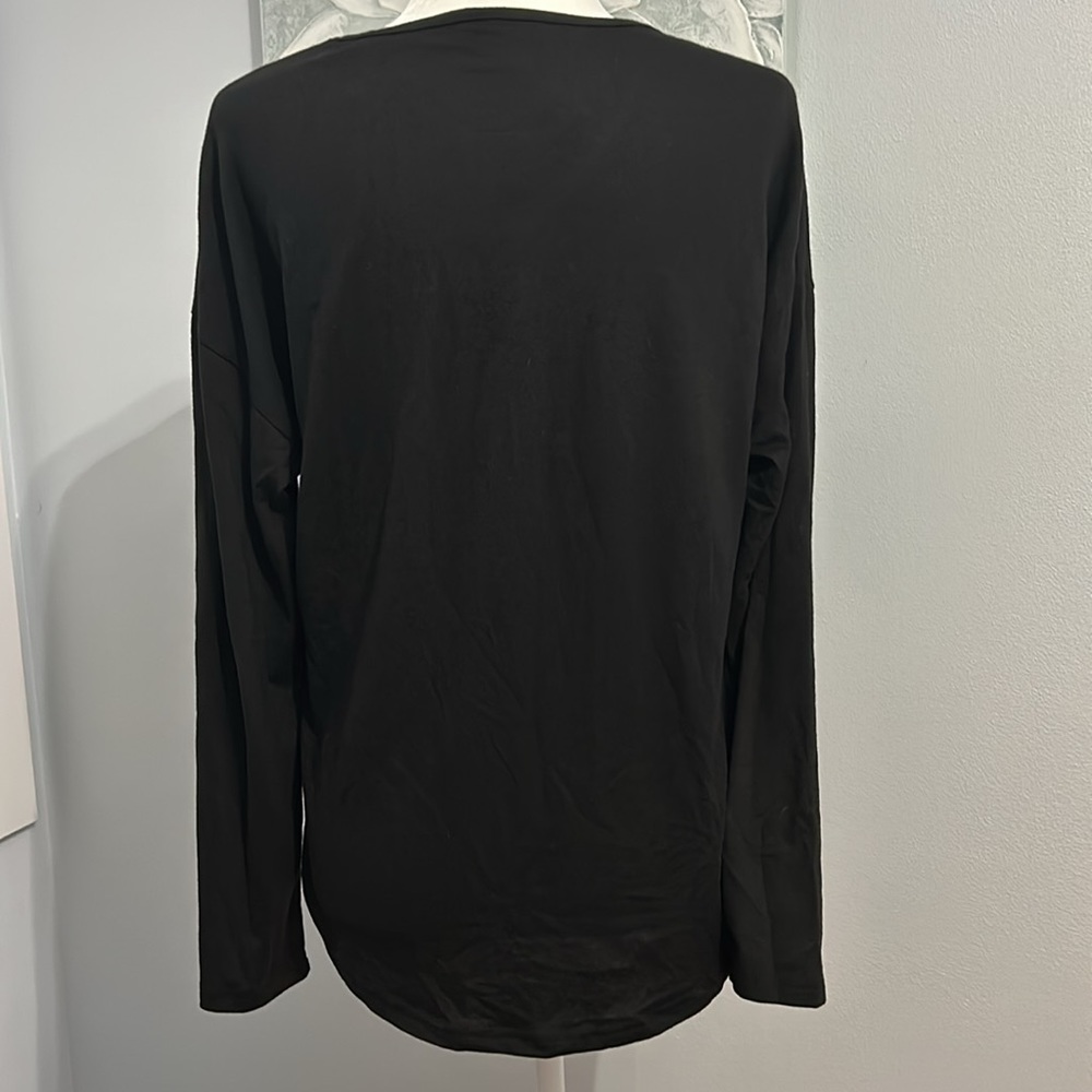 Black Women’s Long Sleeve V-neck with Leopard Print Pocket - Picture 2 of 4